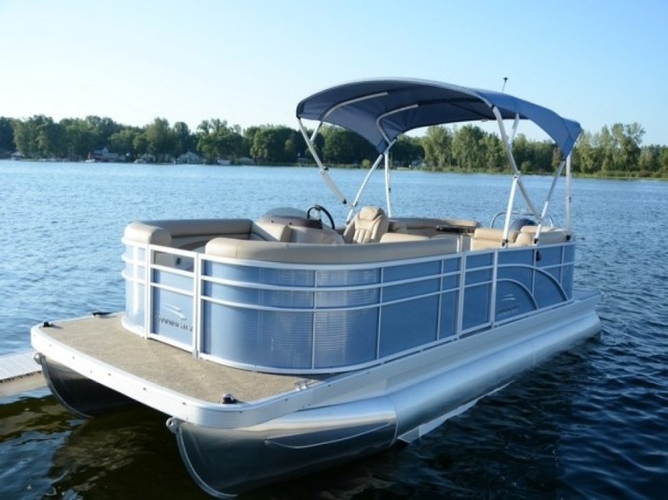 0103_032717_22'_Bennington_Pontoon.