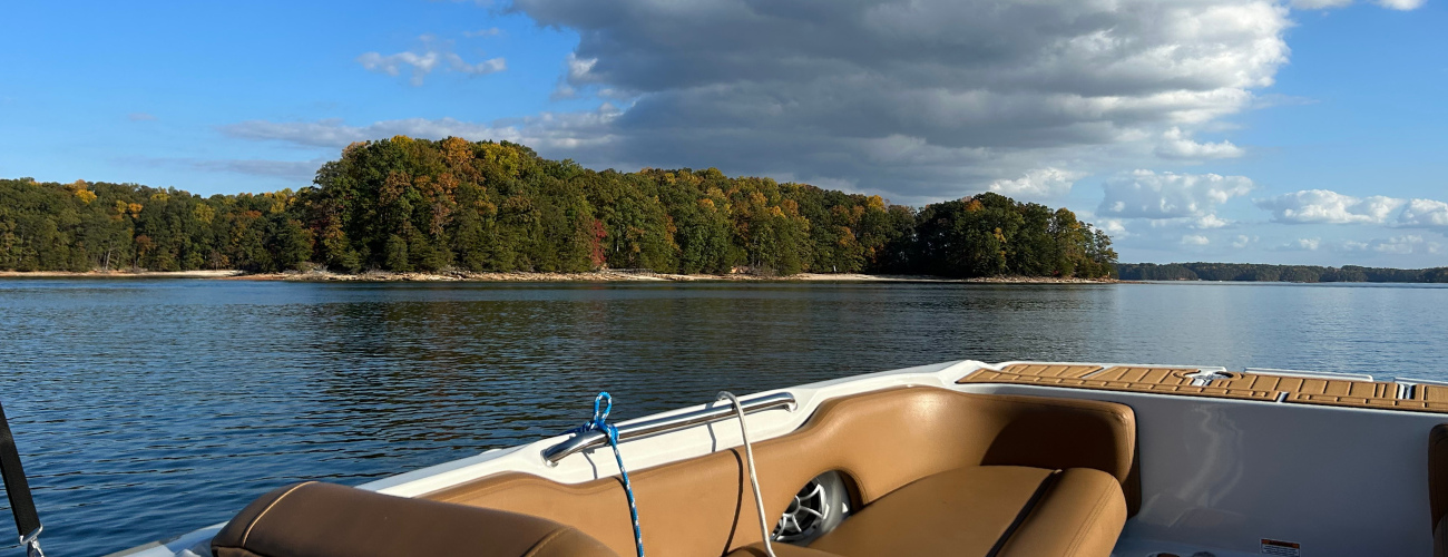 Top Boating Destinations for Fall Foliage
